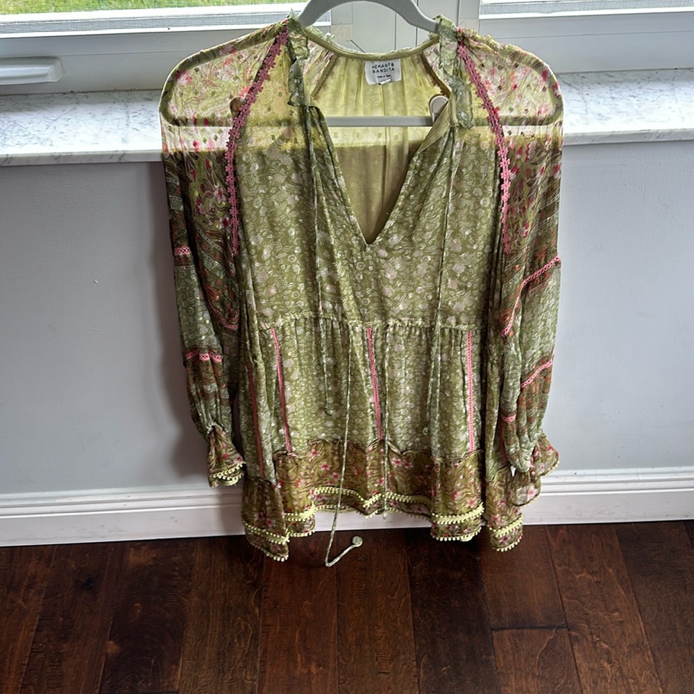 Hemant & Nandita size small dress